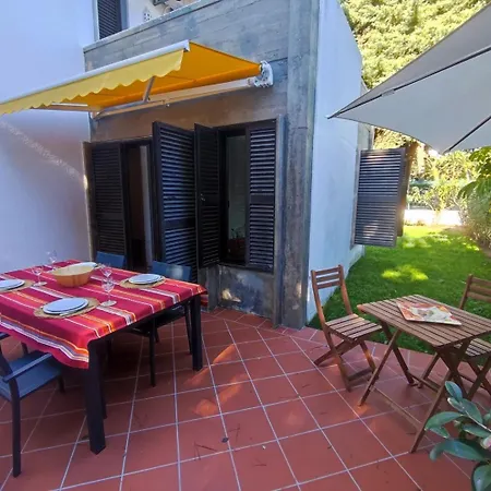 T2 Apartment With Private Garden In The Balaia *