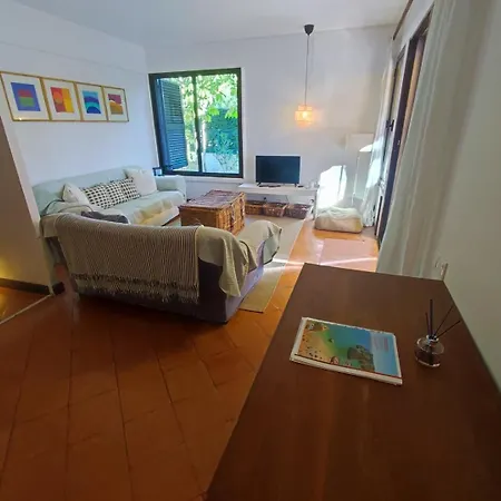 Apartment T2 Apartment With Private Garden In The Balaia *