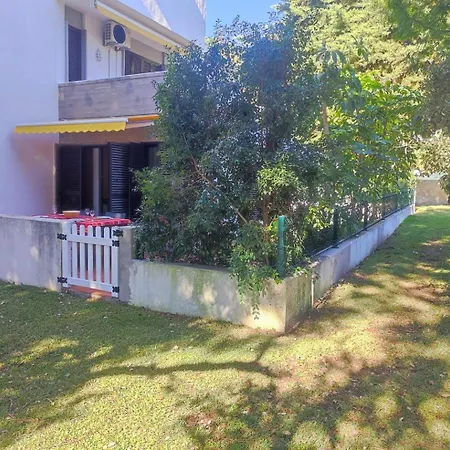 Διαμέρισμα T2 Apartment With Private Garden In The Balaia
