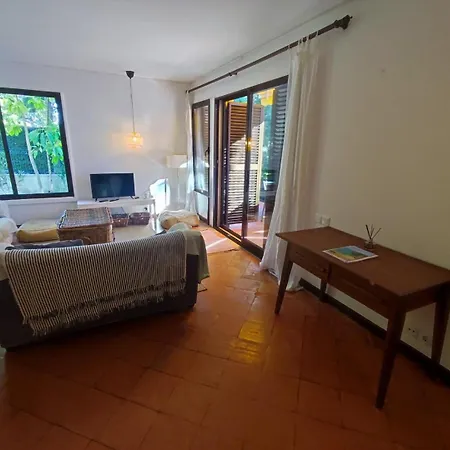 T2 Apartment With Private Garden In The Balaia