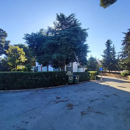 Διαμέρισμα T2 Apartment With Private Garden In The Balaia *