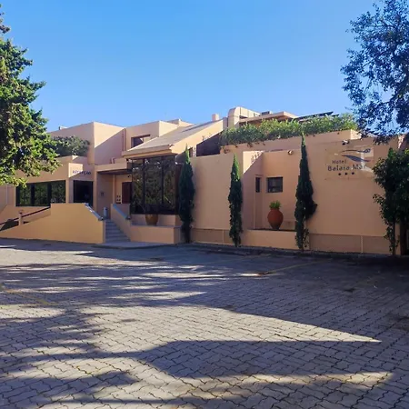 Διαμέρισμα T2 Apartment With Private Garden In The Balaia