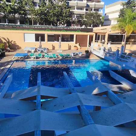 Διαμέρισμα T2 Apartment With Private Garden In The Balaia
